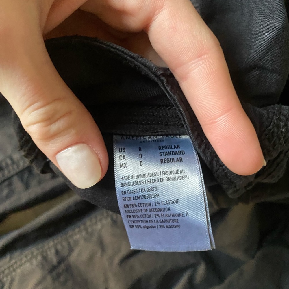Cargos - Picture 2 of 3